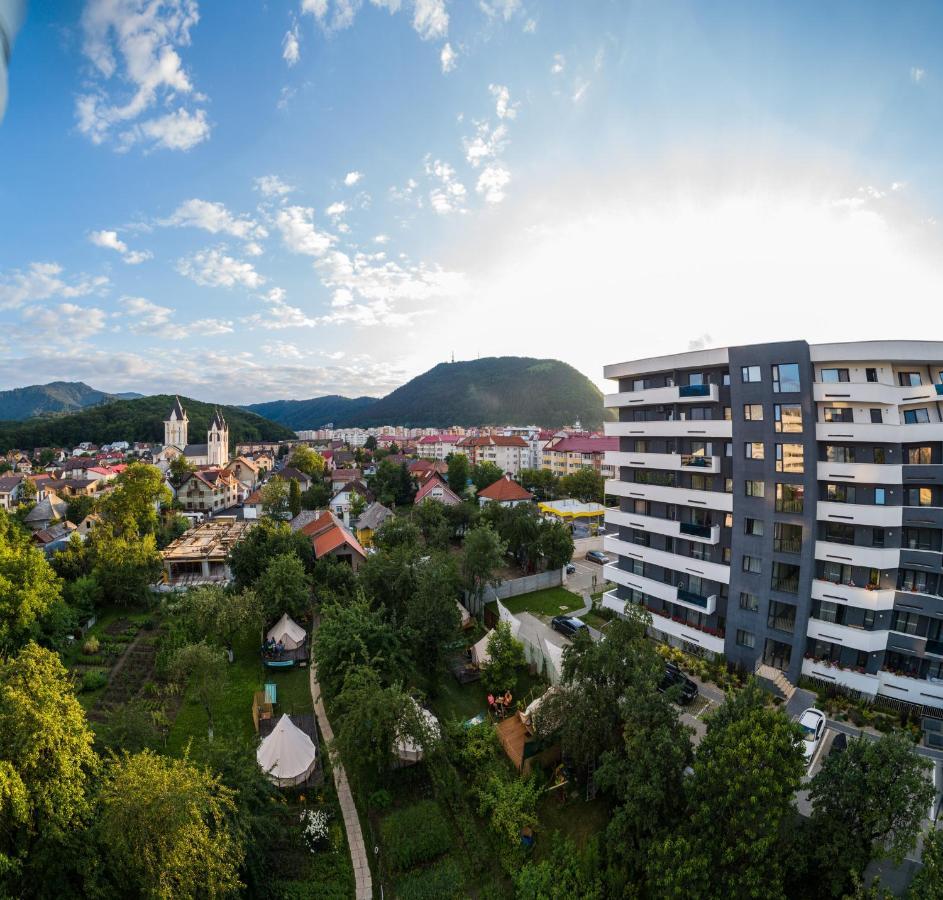 Dragonfly Gardens - The Wagons Hotel Brasov Luaran gambar