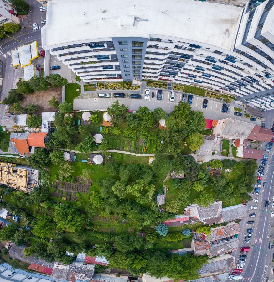 Dragonfly Gardens - The Wagons Hotel Brasov Luaran gambar